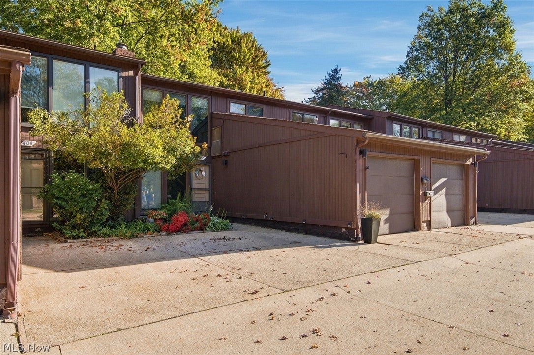 5570 Barton Road 405
