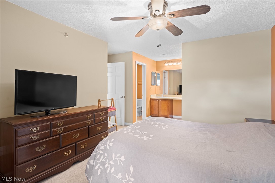 Fox Hollow @ Woodhawk - Residential