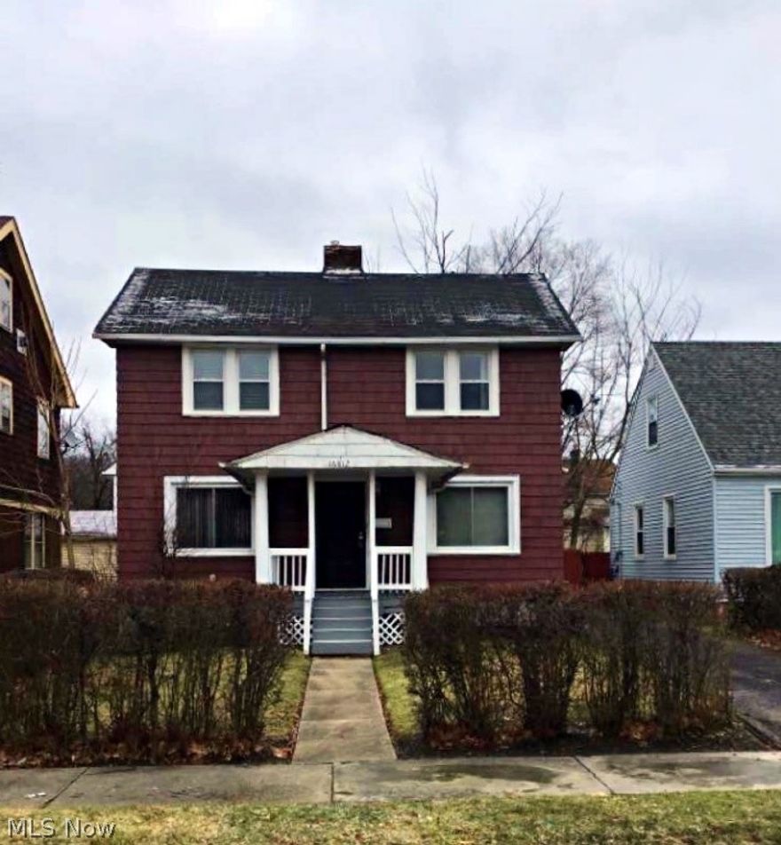 Come fall in love with this updated Heartland Neighborhood Homes / Krch Realty home! This home features: CONVENIENCE - Keyless entry, motion sensors, and thermostat controls that can all be monitored from your smart phone! PARKING – Detached 1 car garage. PRIVACY – Window coverings. LAUNDRY – Hookups. UPDATES – Remodeled kitchen and bath. Fresh paint. BONUS – Fireplace. Basement. Modern finishes. APPLIANCES – Stainless Steel Appliances included (as-is): Stove, Refrigerator, Dishwasher

UTILITIES – Landlord pays trash. Tenant must put gas and electric in their name. Tenant pays water and sewer utilities through the tenant rent portal. Tenants are responsible for landscape upkeep, snow removal, and compliance with city ordinances.