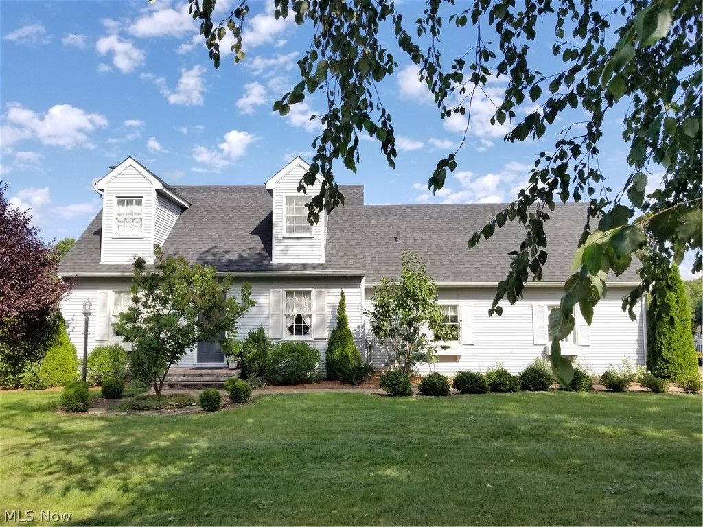 Photo of 1740 Hearthside Drive, Salem, OH 44460 (MLS # 5192360)