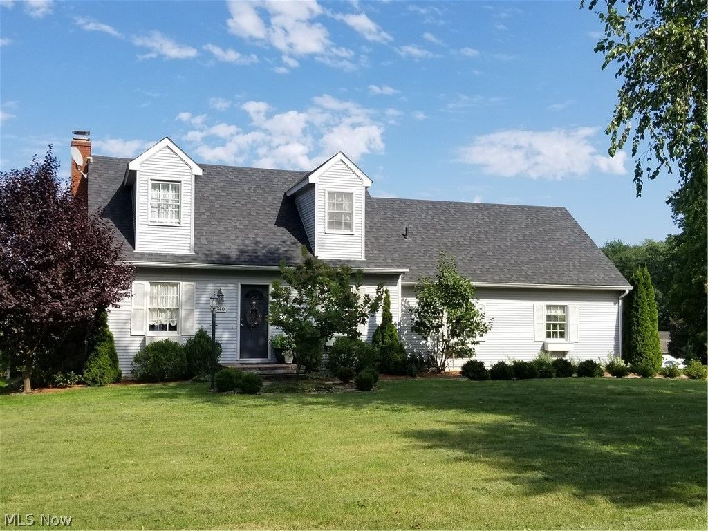 Photo of 1740 Hearthside Drive, Salem, OH 44460 (MLS # 5192360)