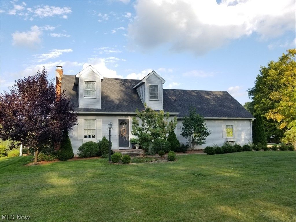 Photo of 1740 Hearthside Drive, Salem, OH 44460 (MLS # 5192360)