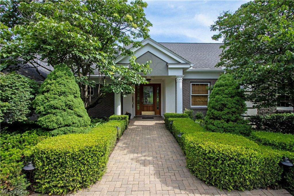 Photo of 330 N Countryside Drive, Ashland, OH 44805 (MLS # 5213628)