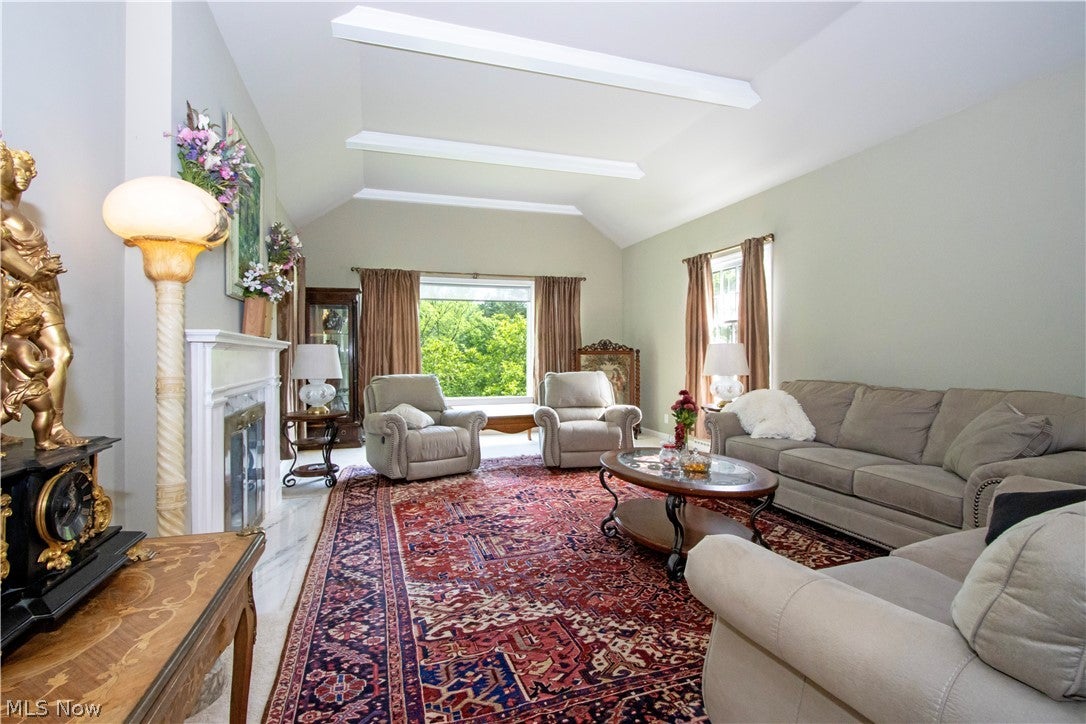 330 N Countryside Drive