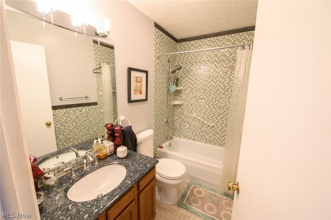 Oakshore Green Condo Ph 04 - Residential