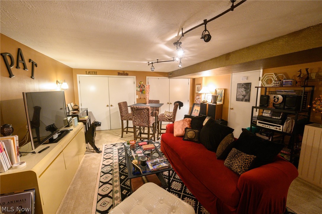 Oakshore Green Condo Ph 04 - Residential