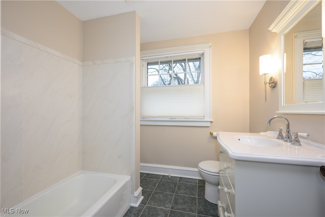 700 Knoll Street, North Canton, Ohio image 37