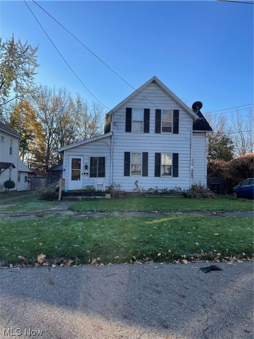 TWO HOUSES ON ONE LOT! Front House has upper and lower units. Fully rented 3 unit opportunity with loads of income potential for investors! Well maintained with some updates. Seller will provide a walk through with any offers. Great start to your investment portfolio! Or great for that multi generational family that's looking to be close! Please call agent with any and all questions!