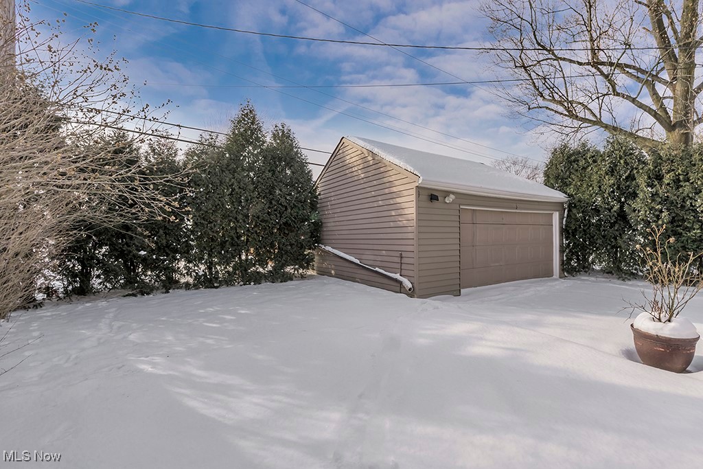 23916 E Baintree Road, Beachwood, Ohio image 47