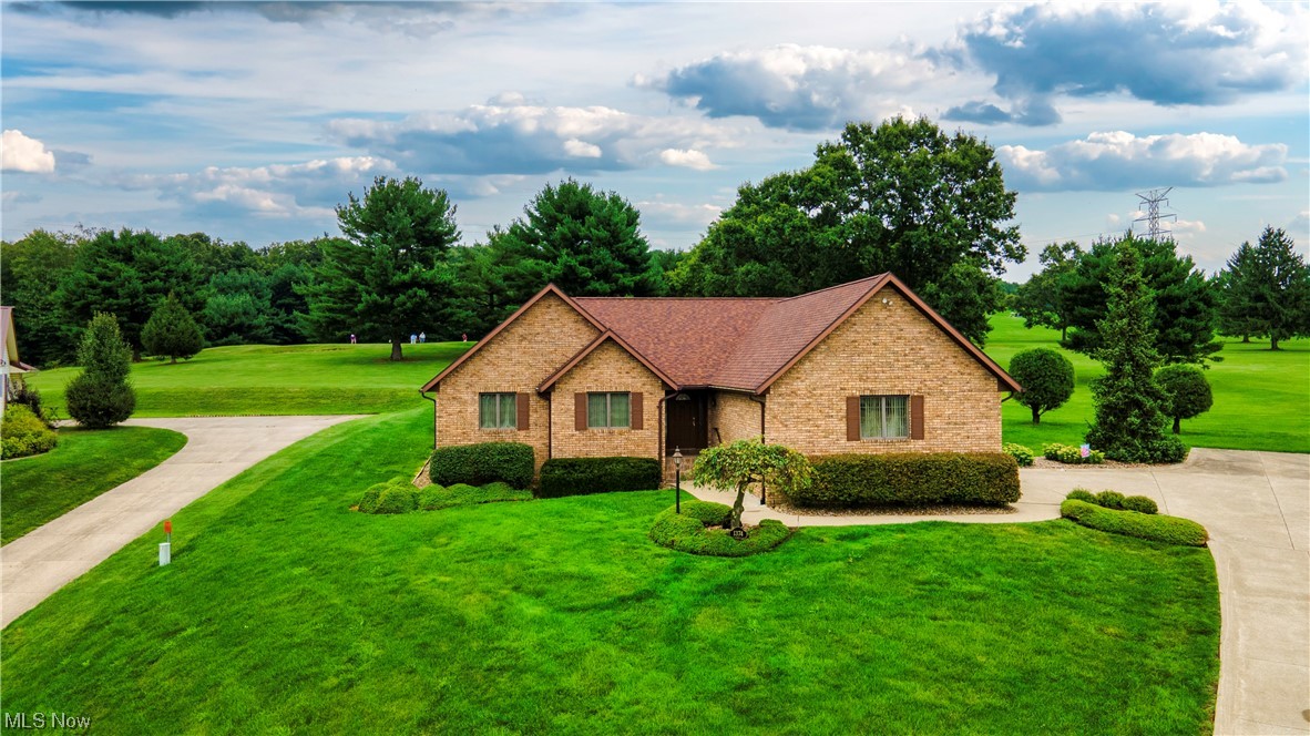 1374 Meadowbrook Lane, Carrollton, Ohio image 1