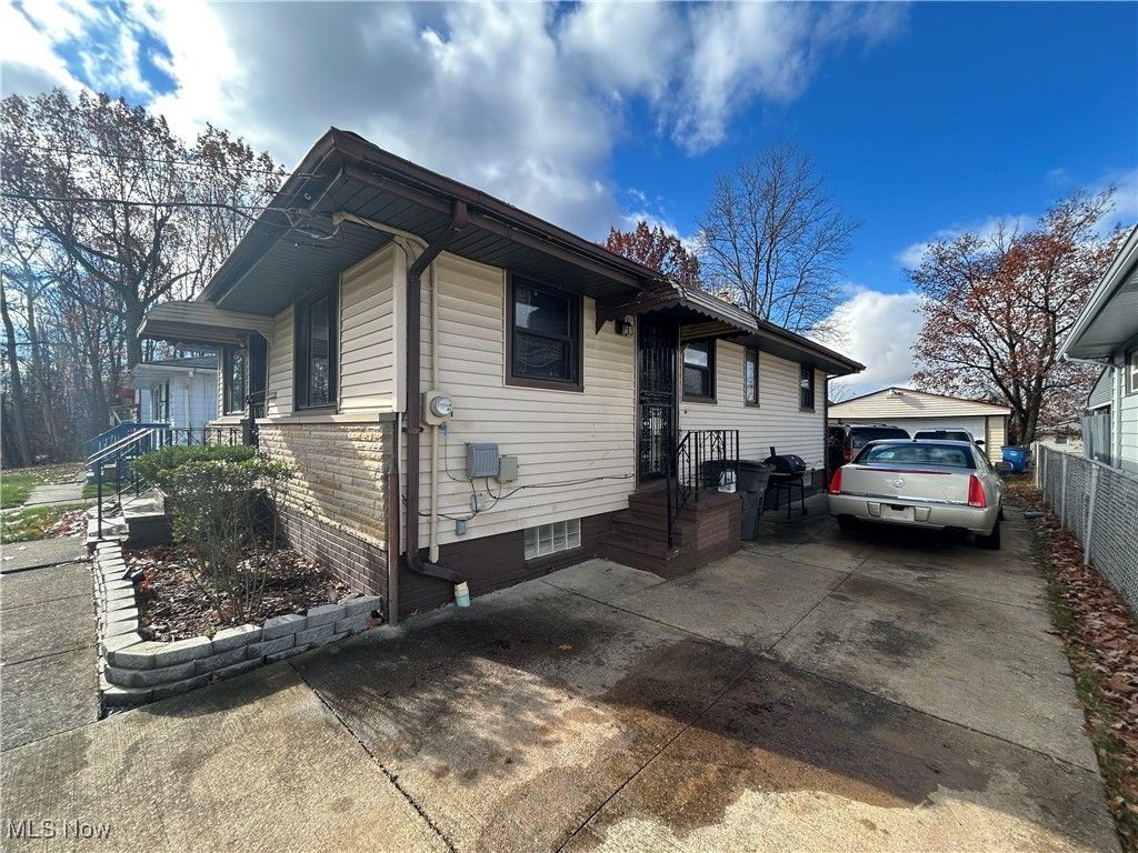 Photo of 4736 E 178th Street, Cleveland, OH 44128 (MLS # 5178616)
