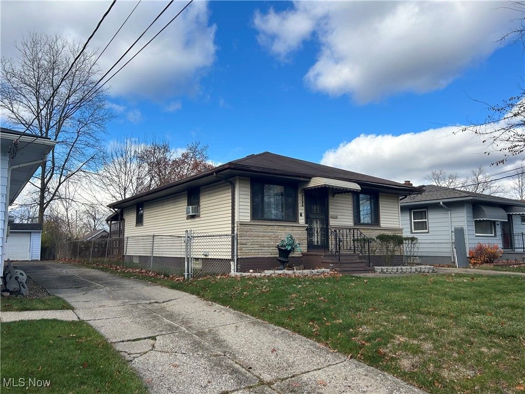 Photo of 4736 E 178th Street, Cleveland, OH 44128 (MLS # 5178616)