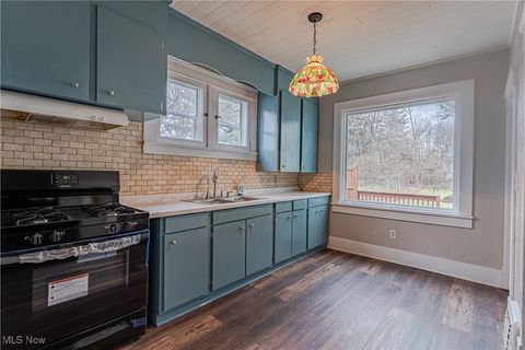 Tiny photo for 146 Bonnie Brae Avenue NE, Warren, OH 44483 (MLS # 5178677)