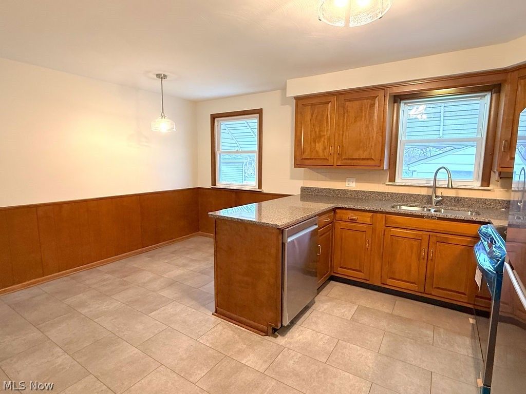 Photo of 442 10th Street, Struthers, OH 44471 (MLS # 5198867)