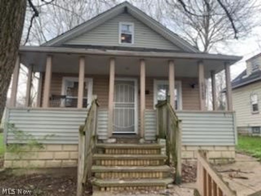 This home is an exceptional home. It has newer windows, floors, plumbing,electrical, bath. Updates by the hand full. Come and see for yourself. Owner occupied. Won't last long.
This lot next door goes with this property. New pictures added. Owner anxious.