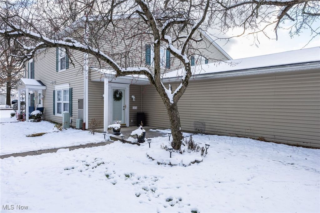 Photo of 589 Canterbury Lane #B-13, Medina, OH 44256 (MLS # 5175952)