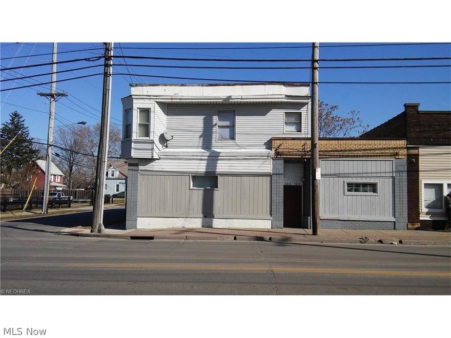 Investors take notice. This 5 unit apartment building won't last long with an aggressive purchase price of ONLY $134,900. Currently being professionally managed by large management company who is willing to stay on and manage this for the new owner. 4 of the 5 units are occupied. The 5th unit is rent ready and being left vacant for easy showings during the sales process. Separate utility meters. Tenants pay everything but the water and sewer. ACT QUICK!