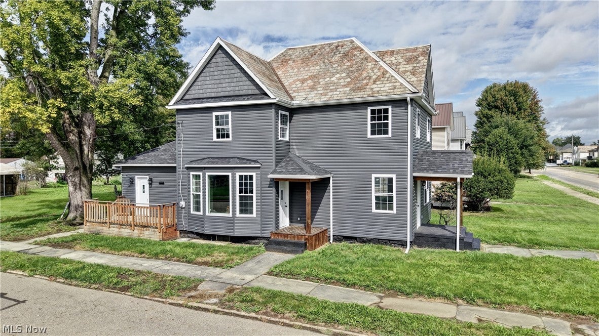 302 N Wooster Avenue