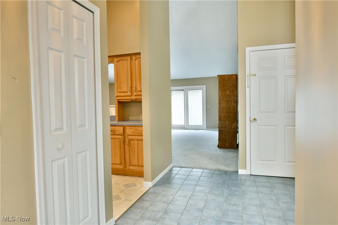 324 Deer Creek Trail, Cortland, Ohio image 4