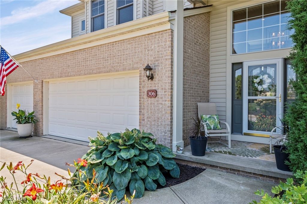 Photo of 306 Dunbar Circle, Broadview Heights, OH 44147 (MLS # 5181924)