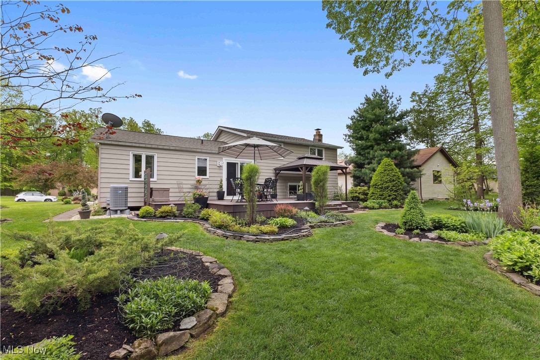 20474 Sandalwood Lane, Strongsville, Ohio image 4