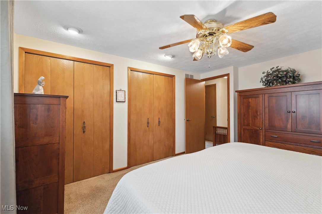 20474 Sandalwood Lane, Strongsville, Ohio image 25