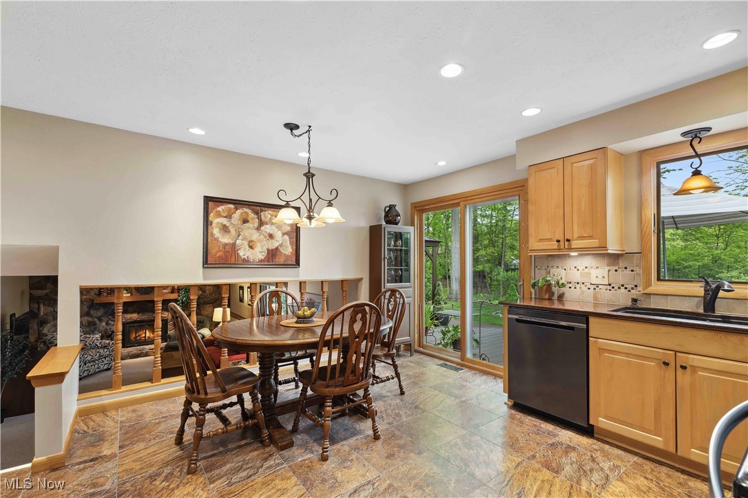20474 Sandalwood Lane, Strongsville, Ohio image 16