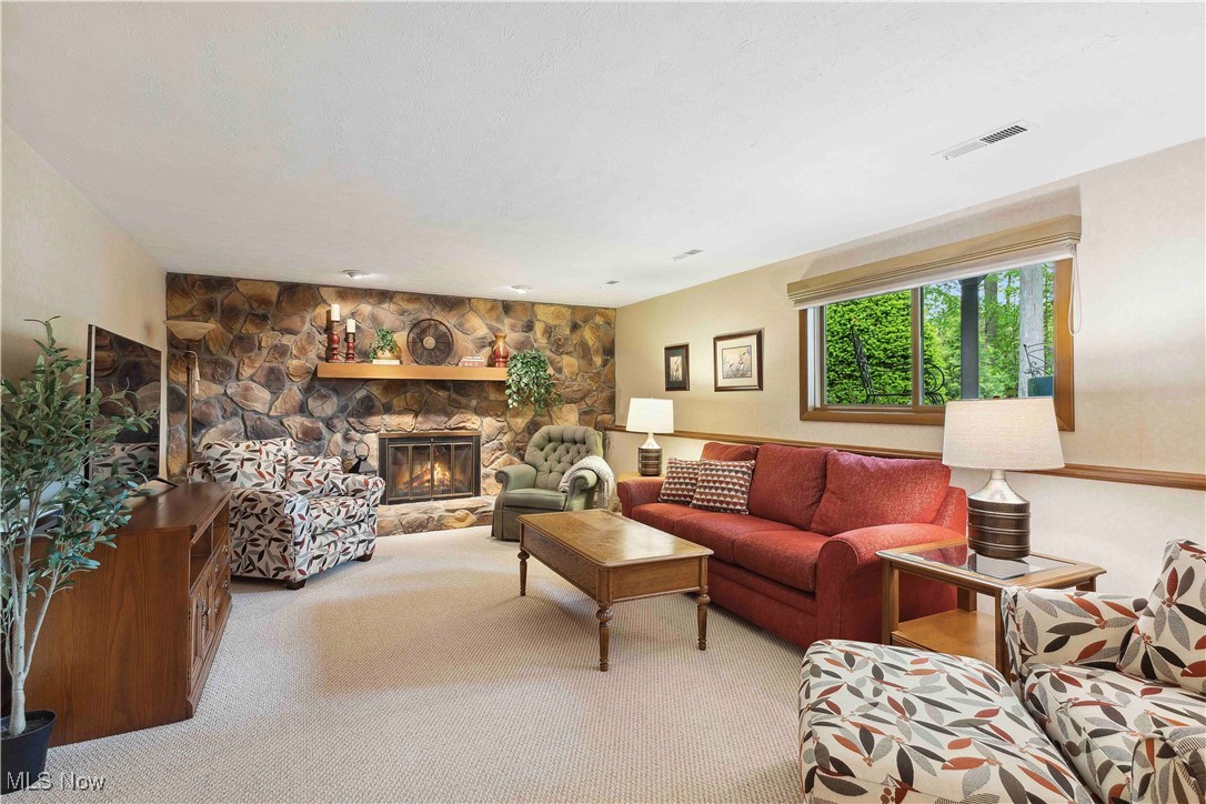 20474 Sandalwood Lane, Strongsville, Ohio image 19