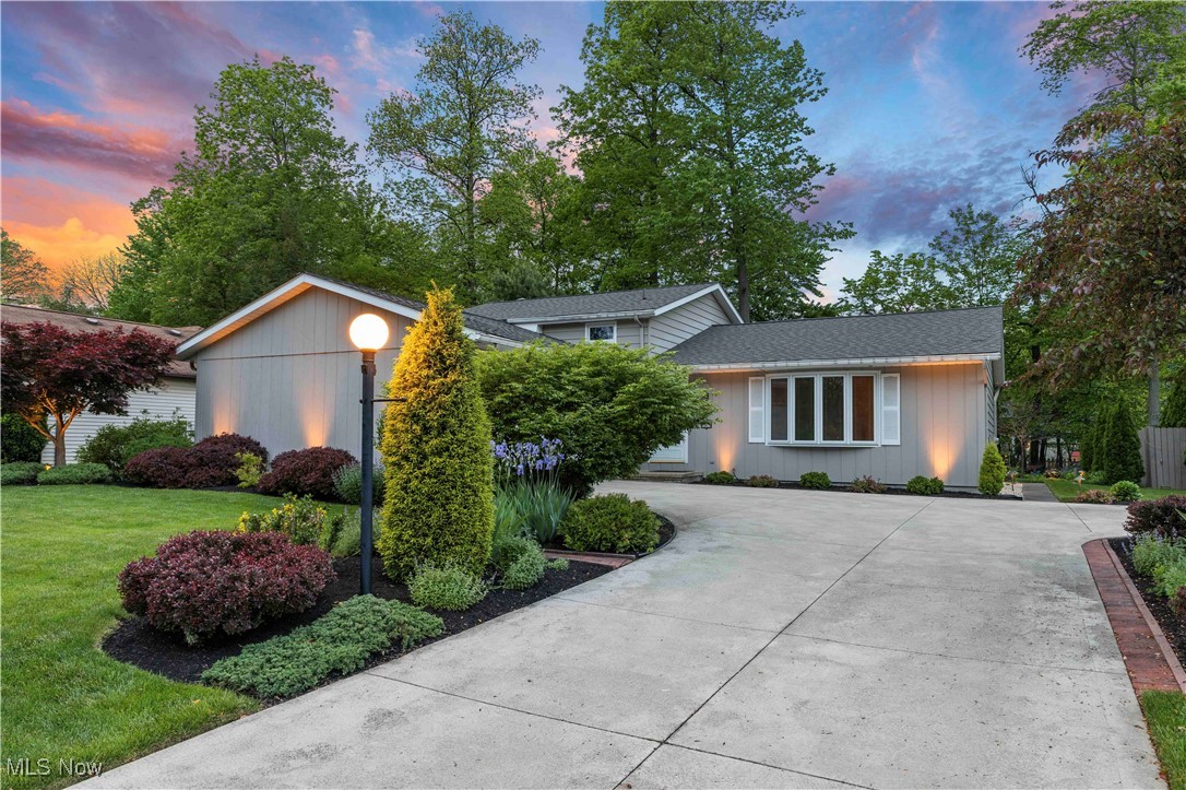 20474 Sandalwood Lane, Strongsville, Ohio image 34