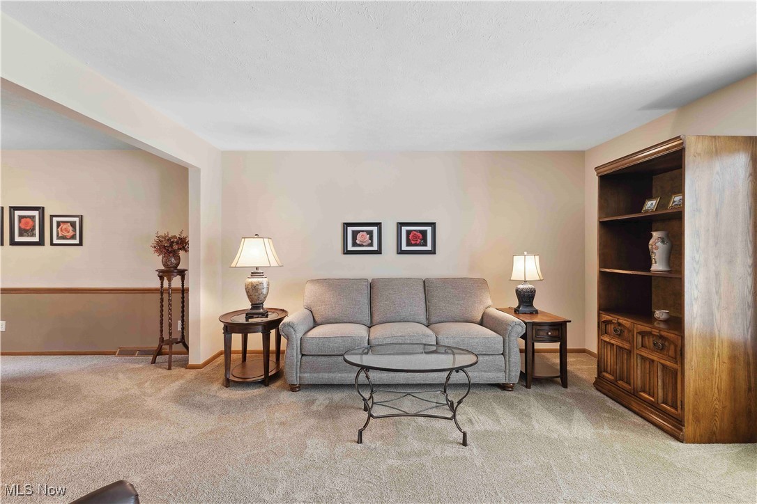 20474 Sandalwood Lane, Strongsville, Ohio image 10