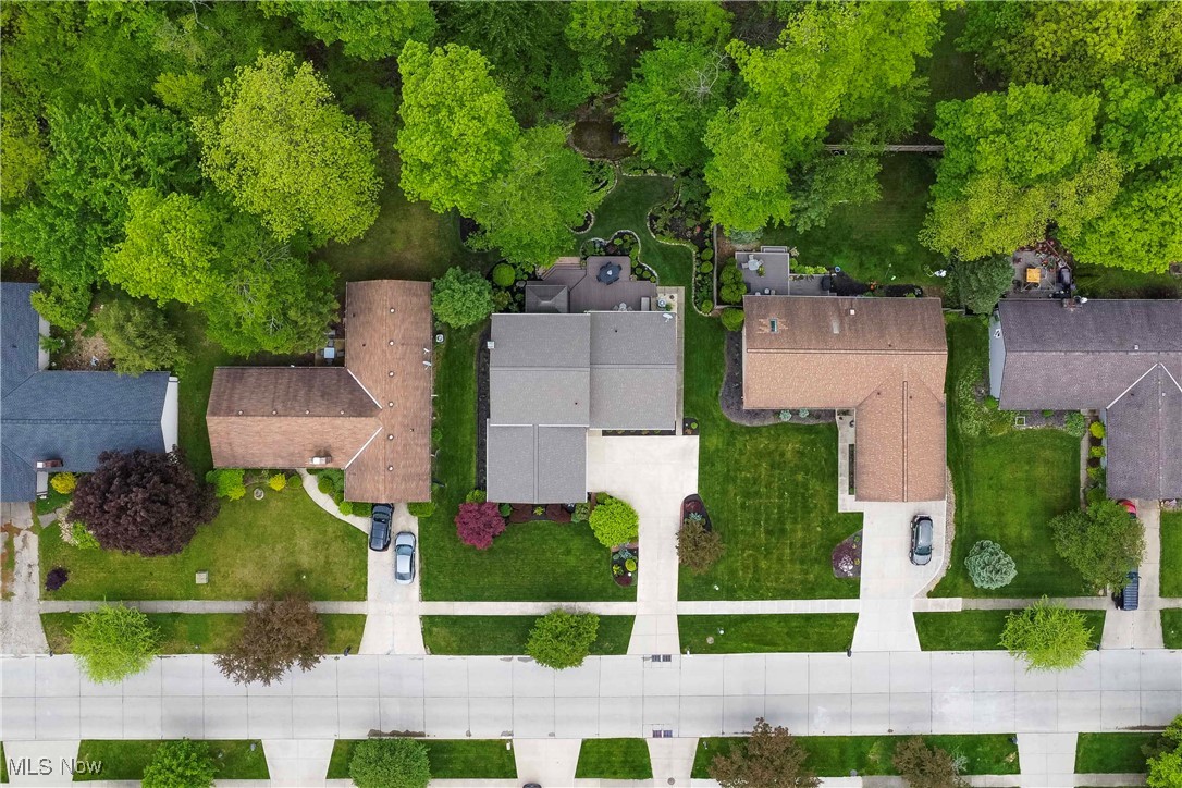 20474 Sandalwood Lane, Strongsville, Ohio image 46