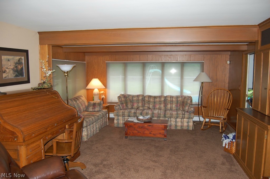 Hawthorne Acres - Residential