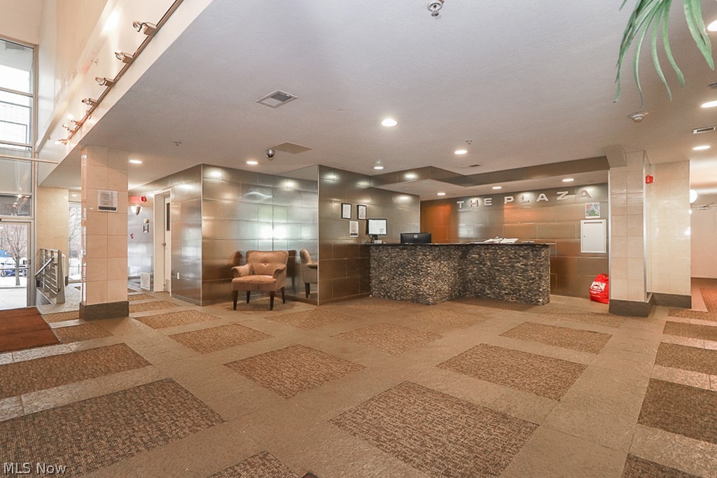 Stonebridge Plaza - Residential