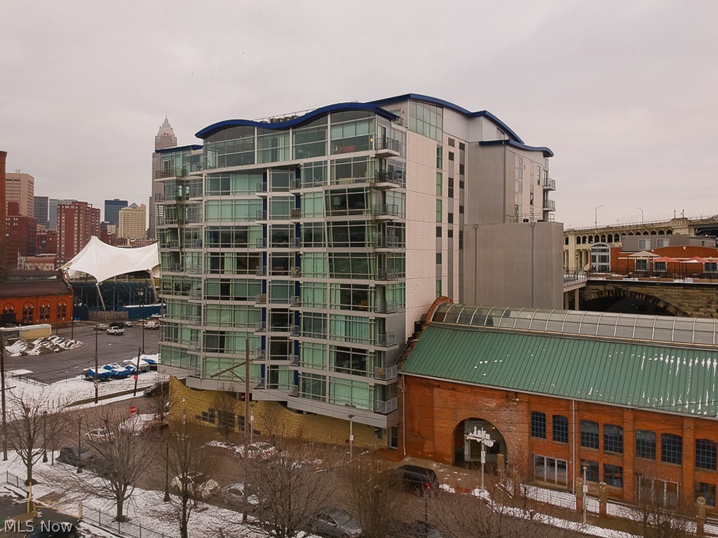 Stonebridge Plaza - Residential