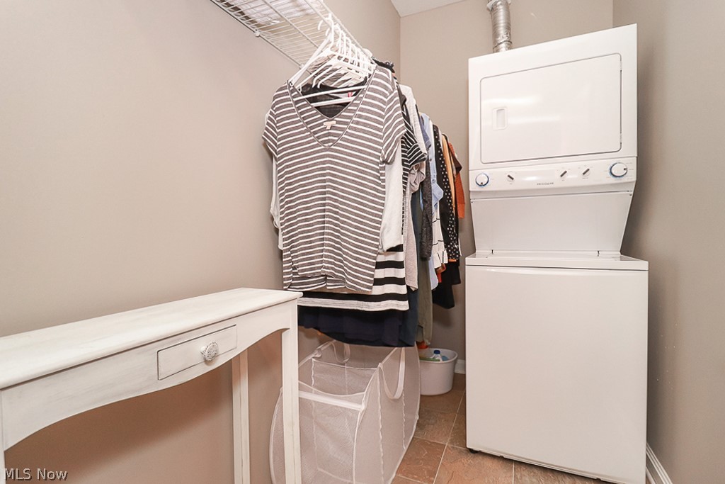 Stonebridge Plaza - Residential