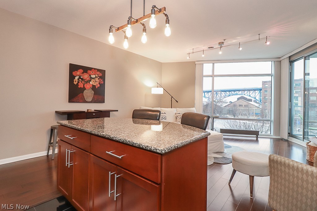 Stonebridge Plaza - Residential