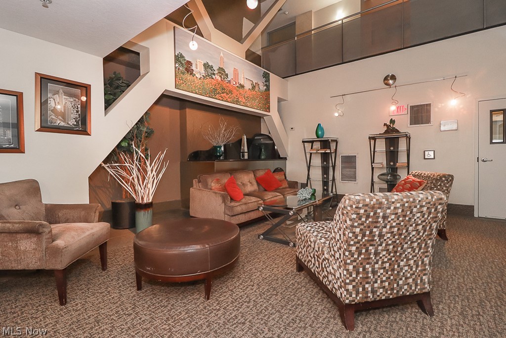 Stonebridge Plaza - Residential