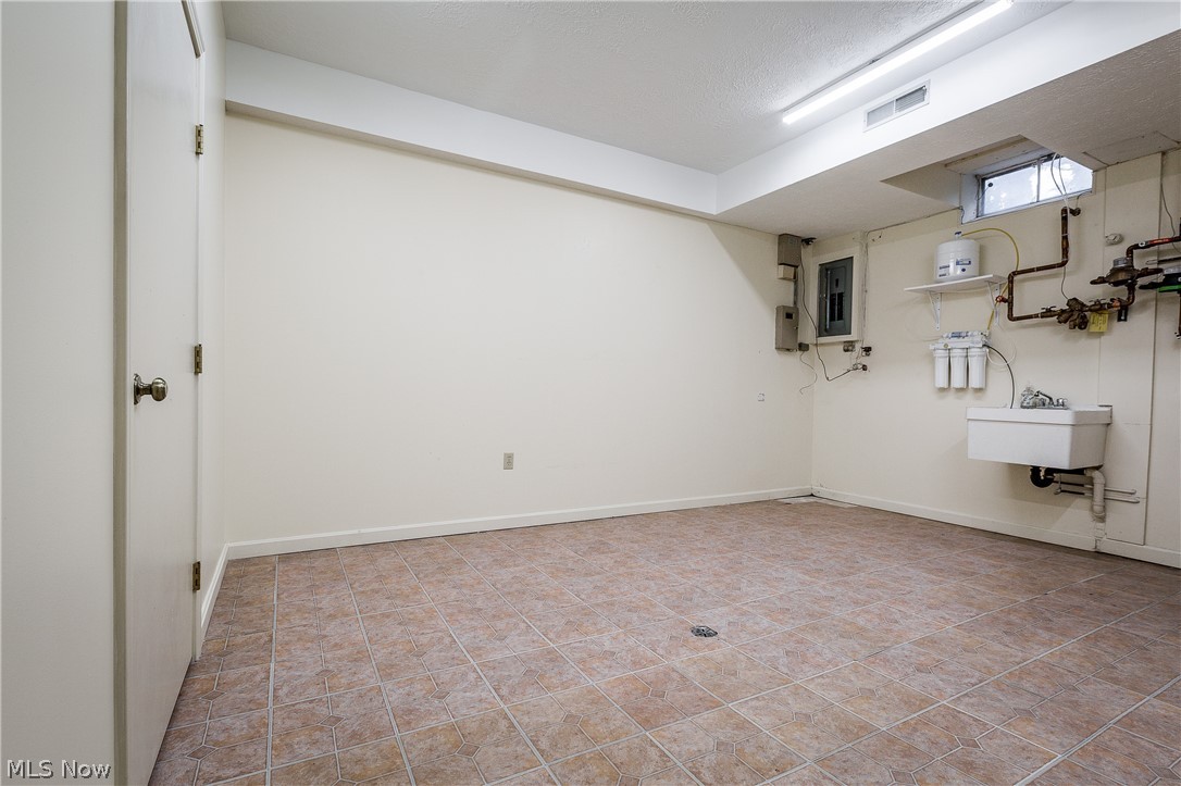 Auburn Knolls Consolidated Con - Residential