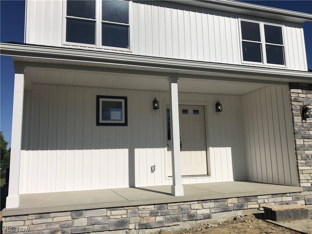 5945 Perry Hills Drive, Canton, Ohio image 2