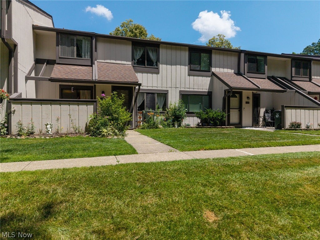 Photo of 11491 Harbour Light Drive, North Royalton, OH 44133 (MLS # 5225963)
