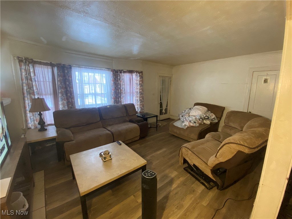 14500 Kingsford Avenue