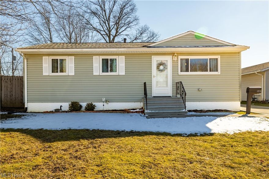 Welcome to 981 Fairwood Blvd in Elyria. This beautiful 3 bedroom 1 bath home is move in
ready and minutes away from LCCC, shopping, and I-90. The large eat in kitchen has been
updated with painted cabinets and new kitchen tile (12/23). The bathroom has a new vanity
and faucet. All appliances will remain for your convenience. The owners have updated new
storm doors, doors, 2023, siding and gutters 2016, Roof 2016, concrete driveway 2016,
garage door and opener 2015, wooden fence 2020, and more. Why rent when you can own? 
Call today for your private tour.
