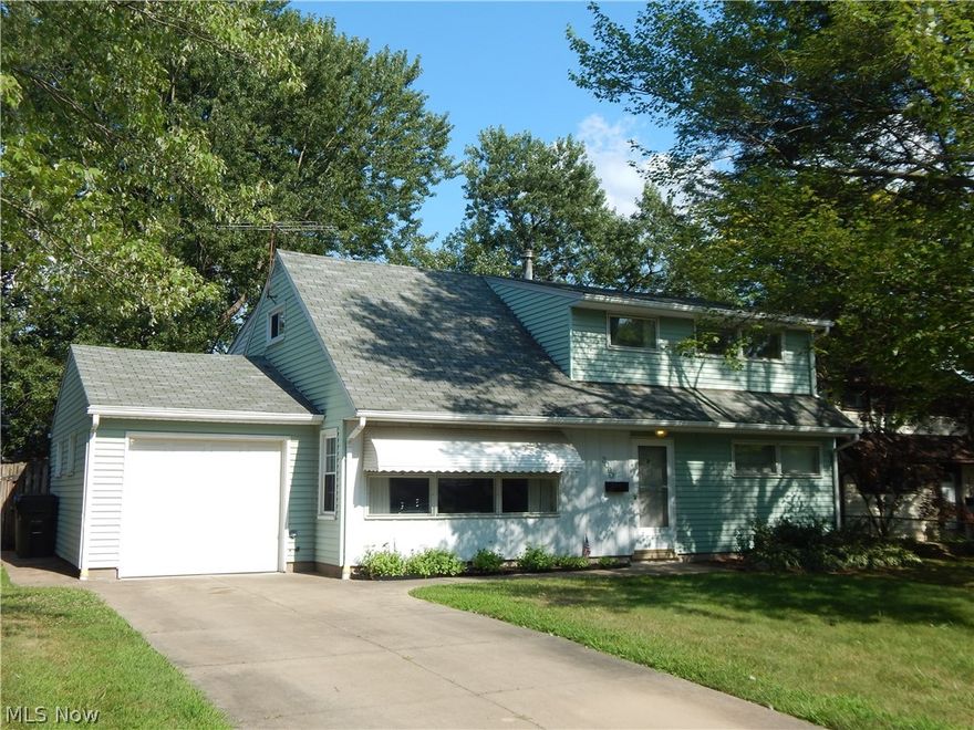 Endless Possibilities. Offering 4 Bedroom Cape with Family room addition. Spacious living space needing TLC/Updates. 
Large vaulted family room featuring gas fireplace, sliders to patio, fenced rear yard. Convenient location near Market District, 
highway and shopping. Imm. Possession.