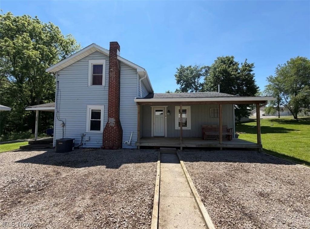 Photo of 302 3rd Avenue SE, Beach City, OH 44608 (MLS # 5226631)