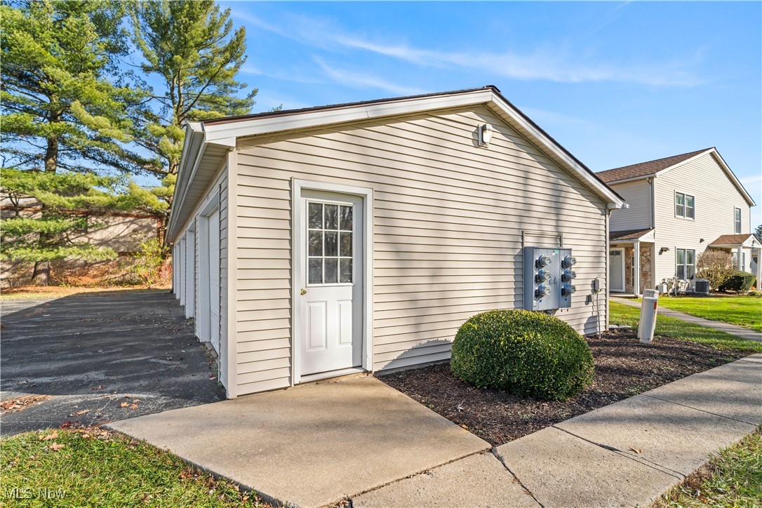 2510 Ivy Hill Circle #D, Cortland, Ohio image 26