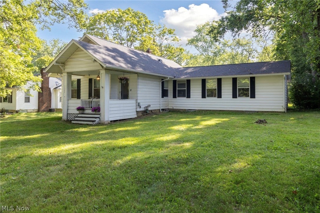 3327 Darrow Road