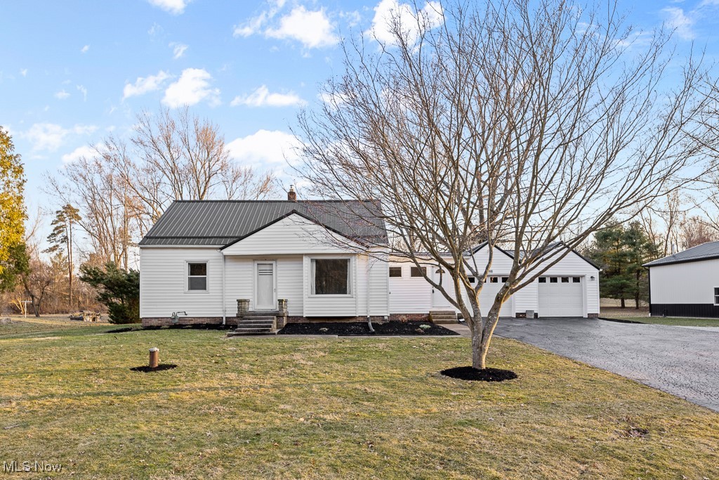 15910 Cenfield Street, Alliance, Ohio image 1