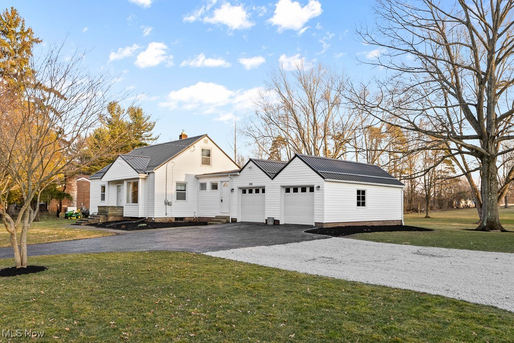 15910 Cenfield Street, Alliance, Ohio image 48