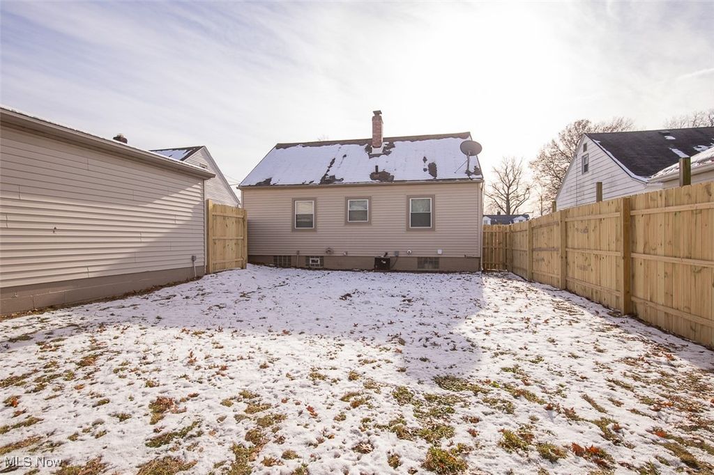 Photo of 877 N Firestone Boulevard, Akron, OH 44306 (MLS # 5176442)