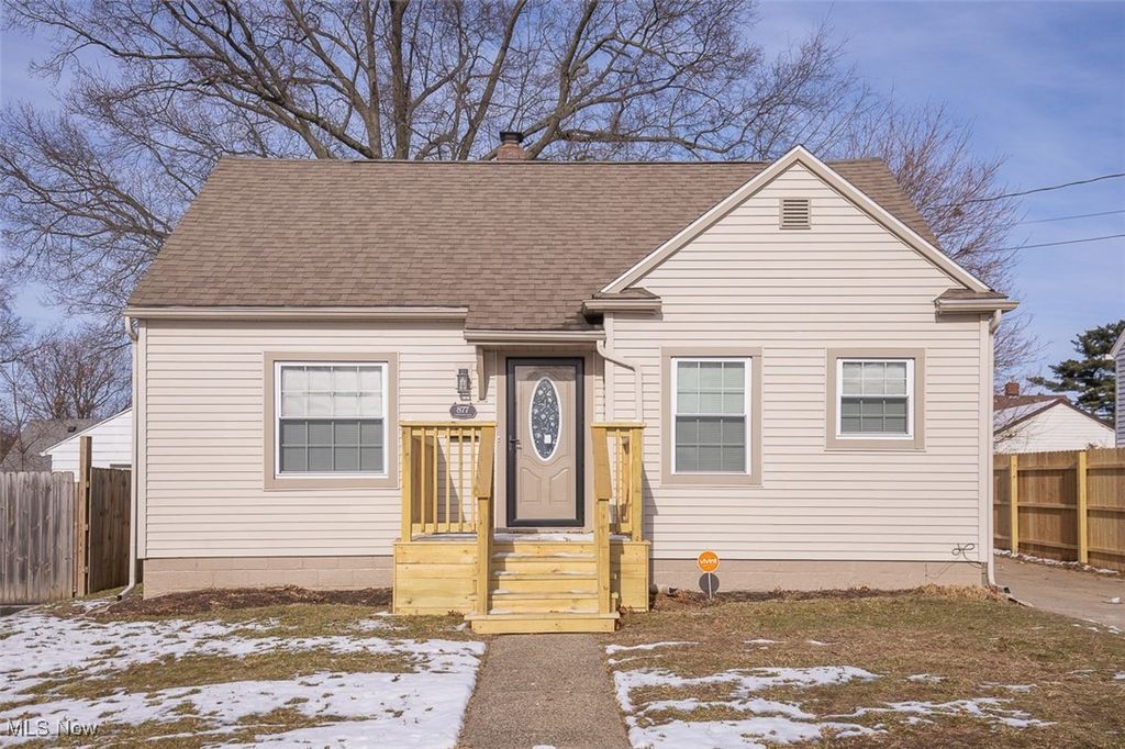 Photo of 877 N Firestone Boulevard, Akron, OH 44306 (MLS # 5176442)